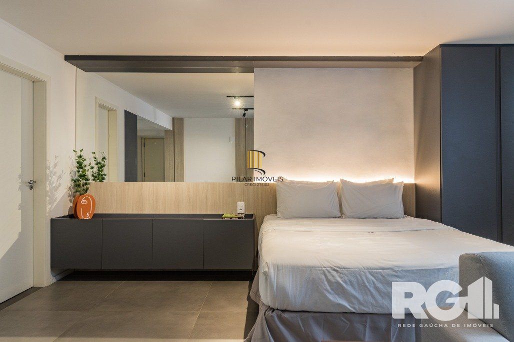 Studio com localização no Centro Histórico de Porto Alegre, uma das ruas mais charmosas e antigas de Porto Alegre.
