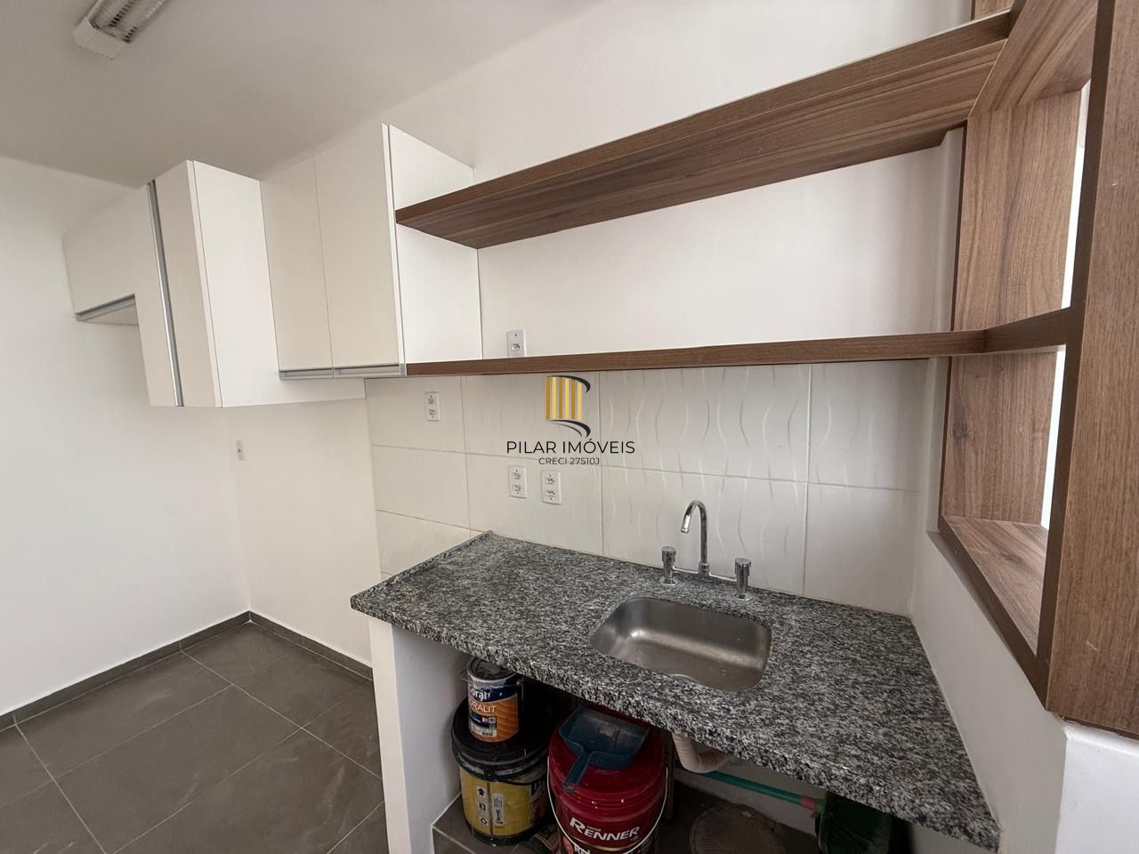 Apartamento com ótima localização no bairro Menino Deus