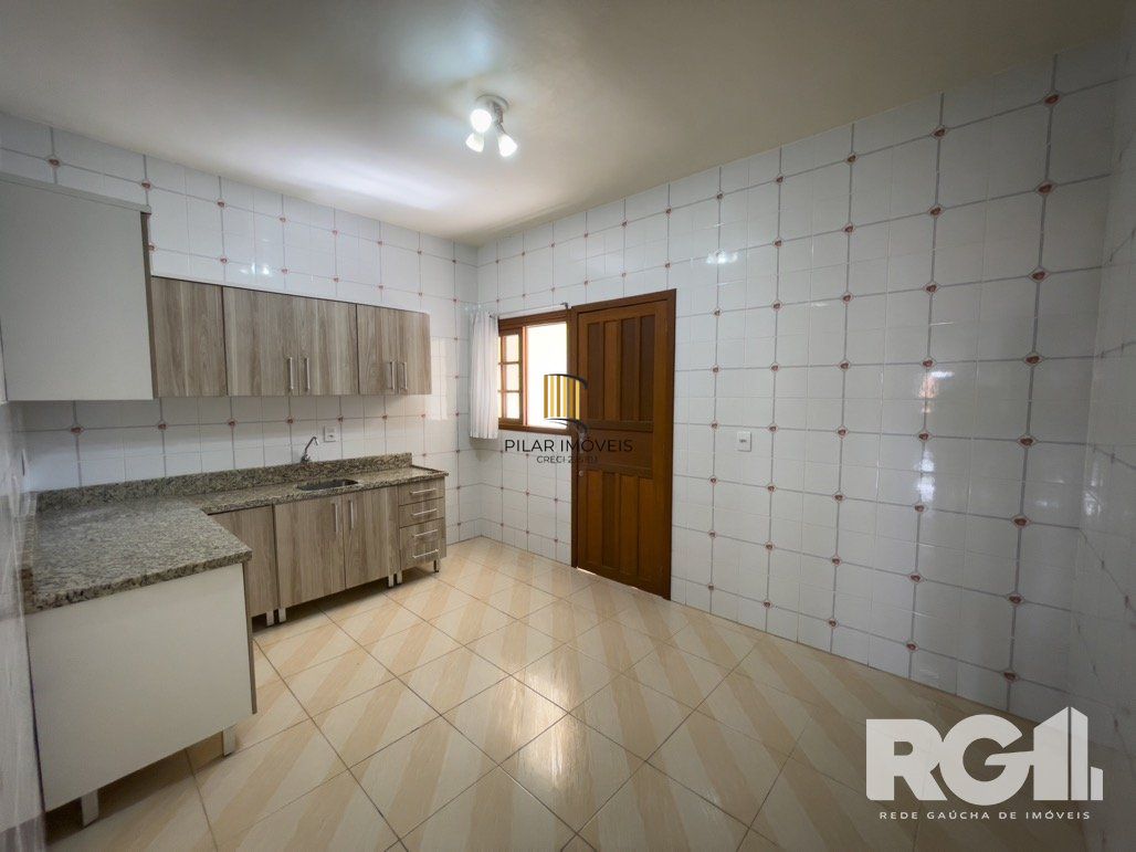 Casa 4 dormitórios na Azenha.