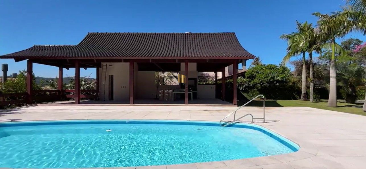 Residência de alto padrão no CONDOMÍNIO HORIZONTAL JARDIM DO SOL na zona sul de Porto Alegre