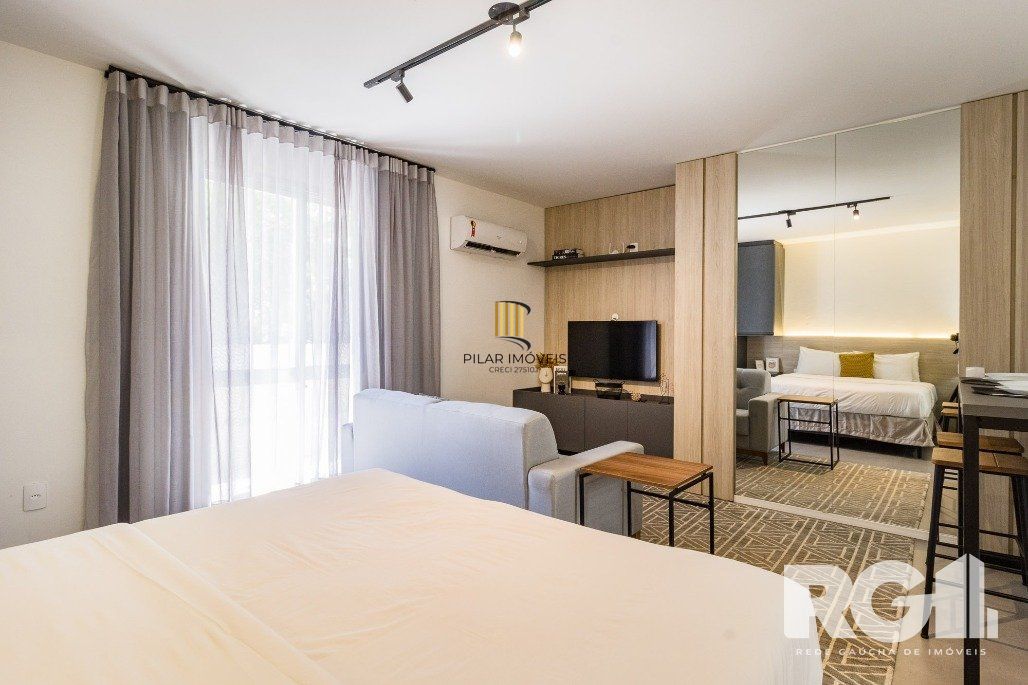 Studio localizado no Centro Histórico de Porto Alegre, uma das ruas mais charmosas e antigas de Porto Alegre.