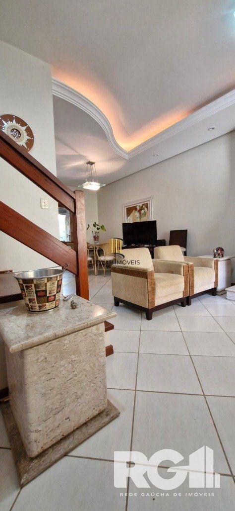 Sobrado com três dormitórios no Condoínio Residência Jardim Verde Ipanema.