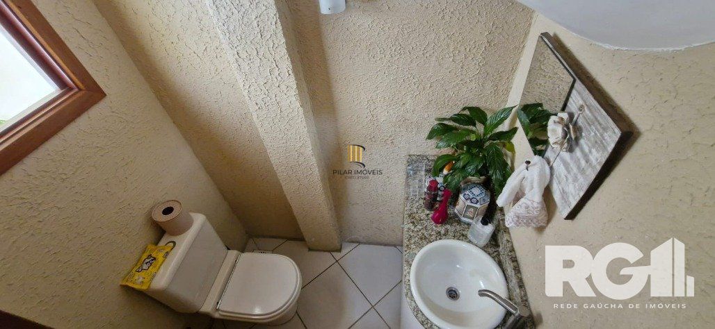 Sobrado com três dormitórios no Condoínio Residência Jardim Verde Ipanema.