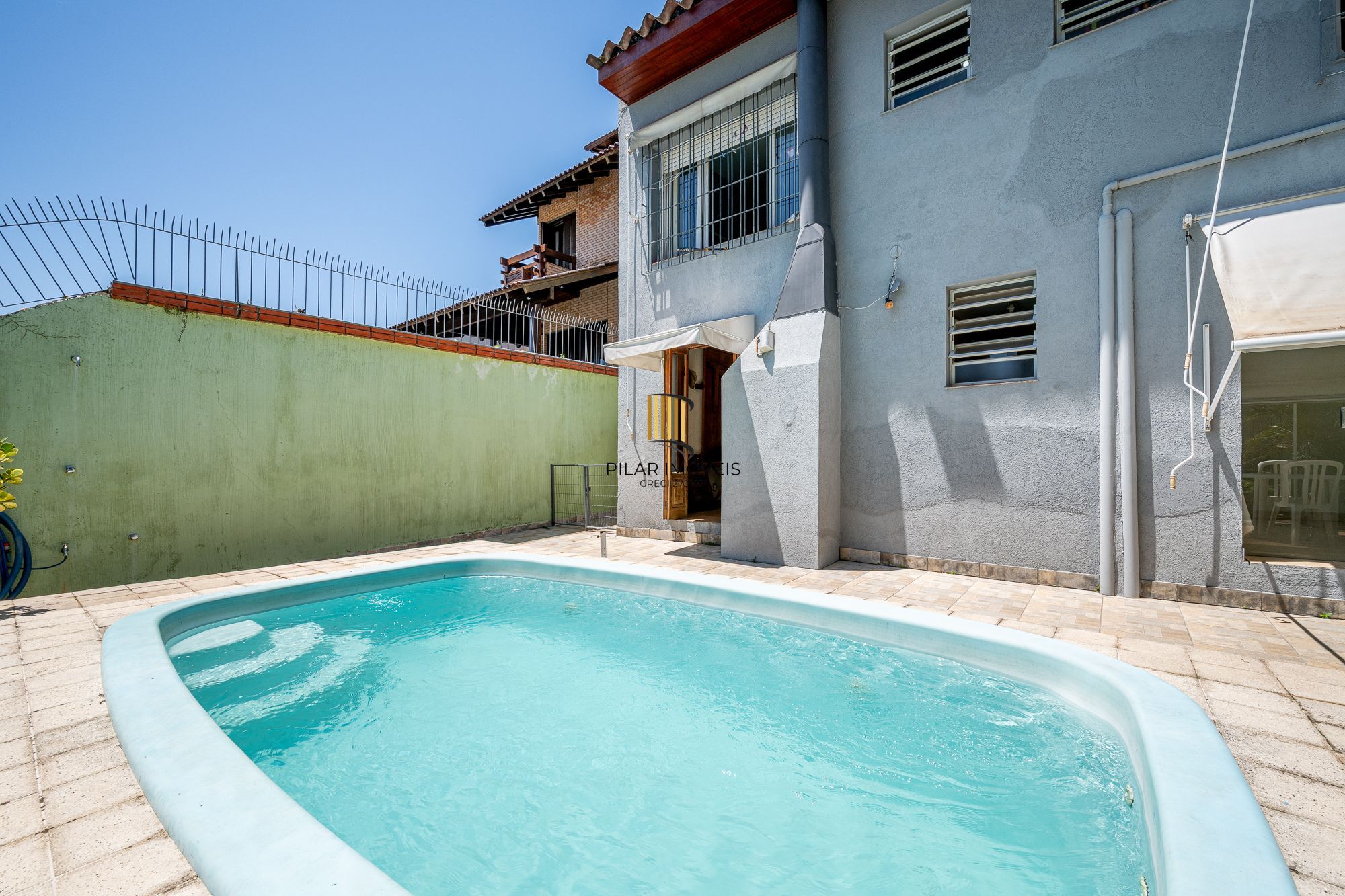 Casa 3 dormitórios no bairro Medianeira