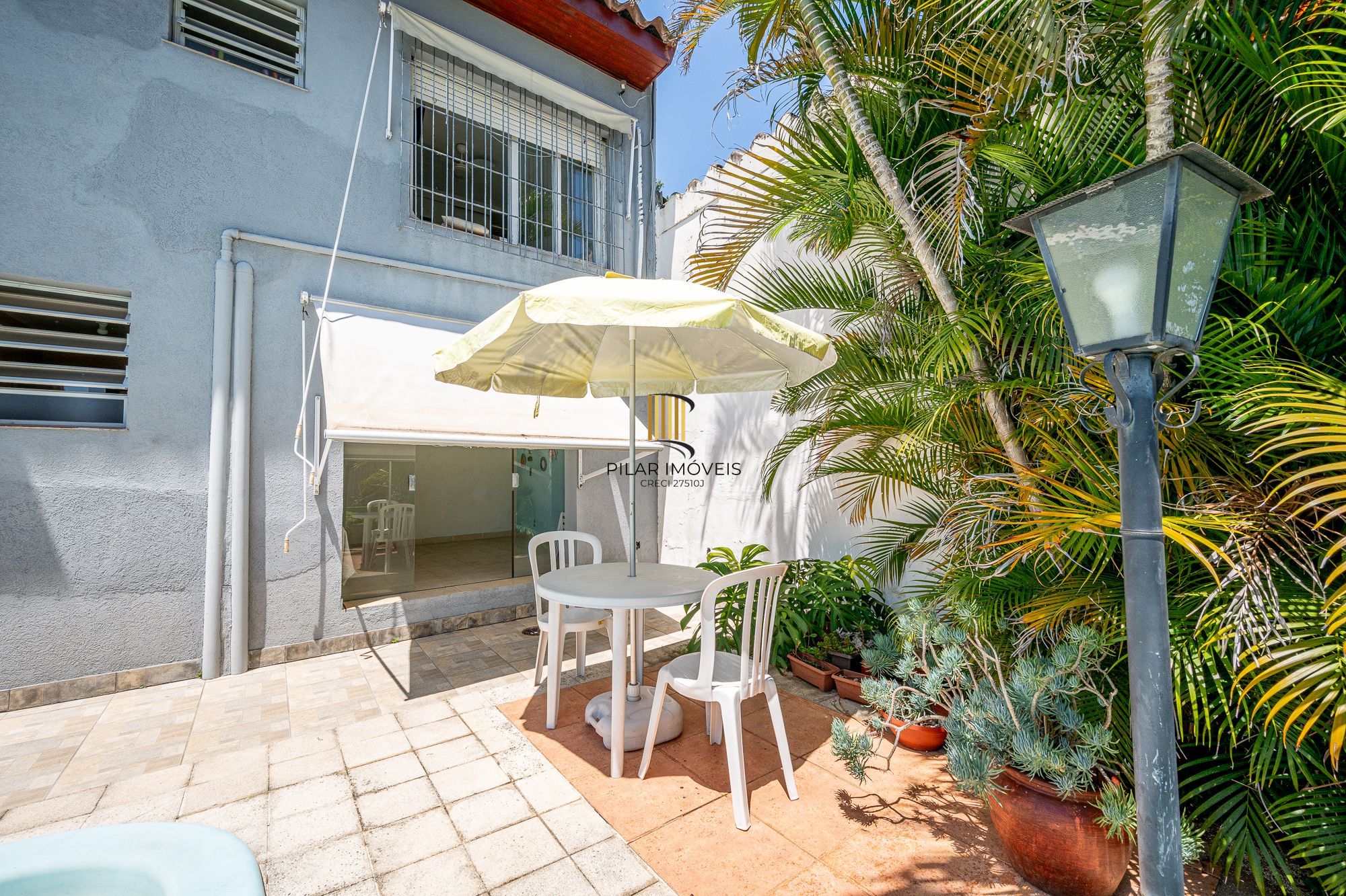 Casa 3 dormitórios no bairro Medianeira