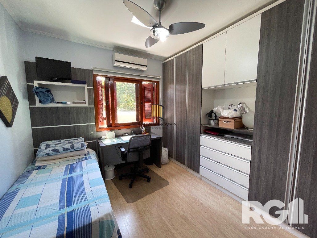 Casa 4D em condomínio na zona sul!