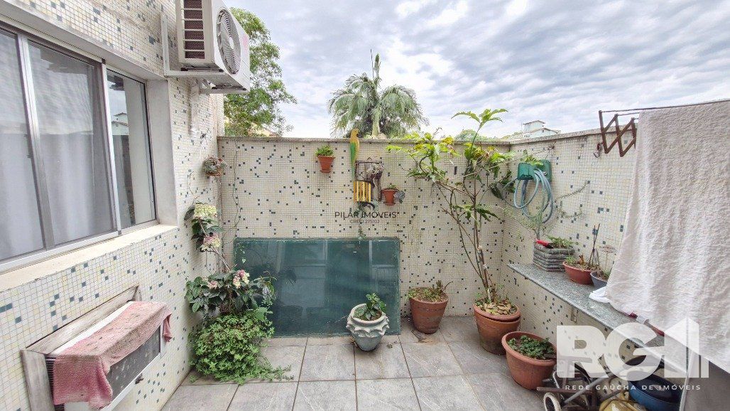 Apartamento Garden à venda com 3 quartos no Menino Deus
