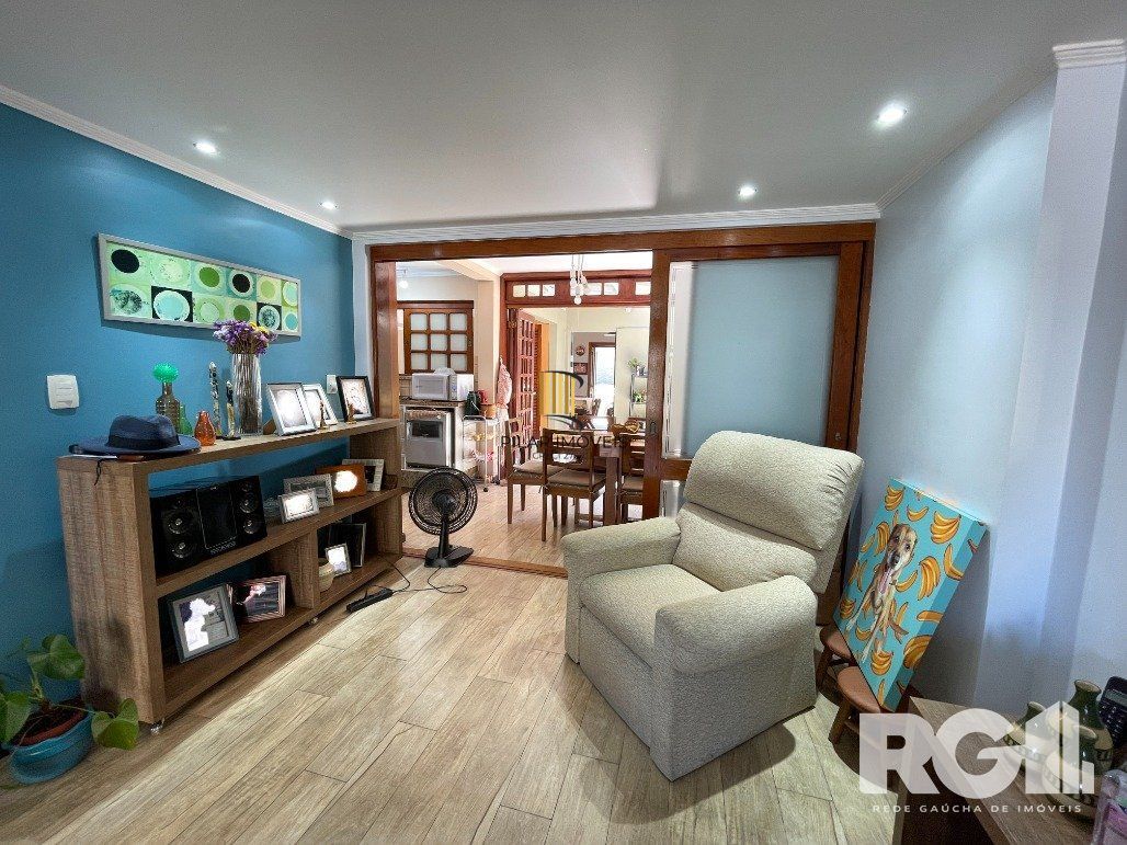 Casa 4D em condomínio na zona sul!