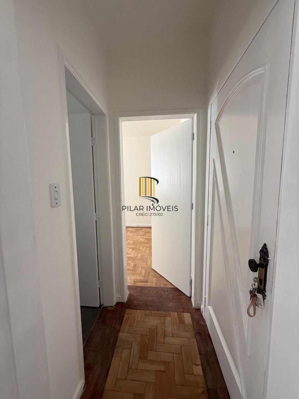 Apartamento com ótima localização no bairro Menino Deus