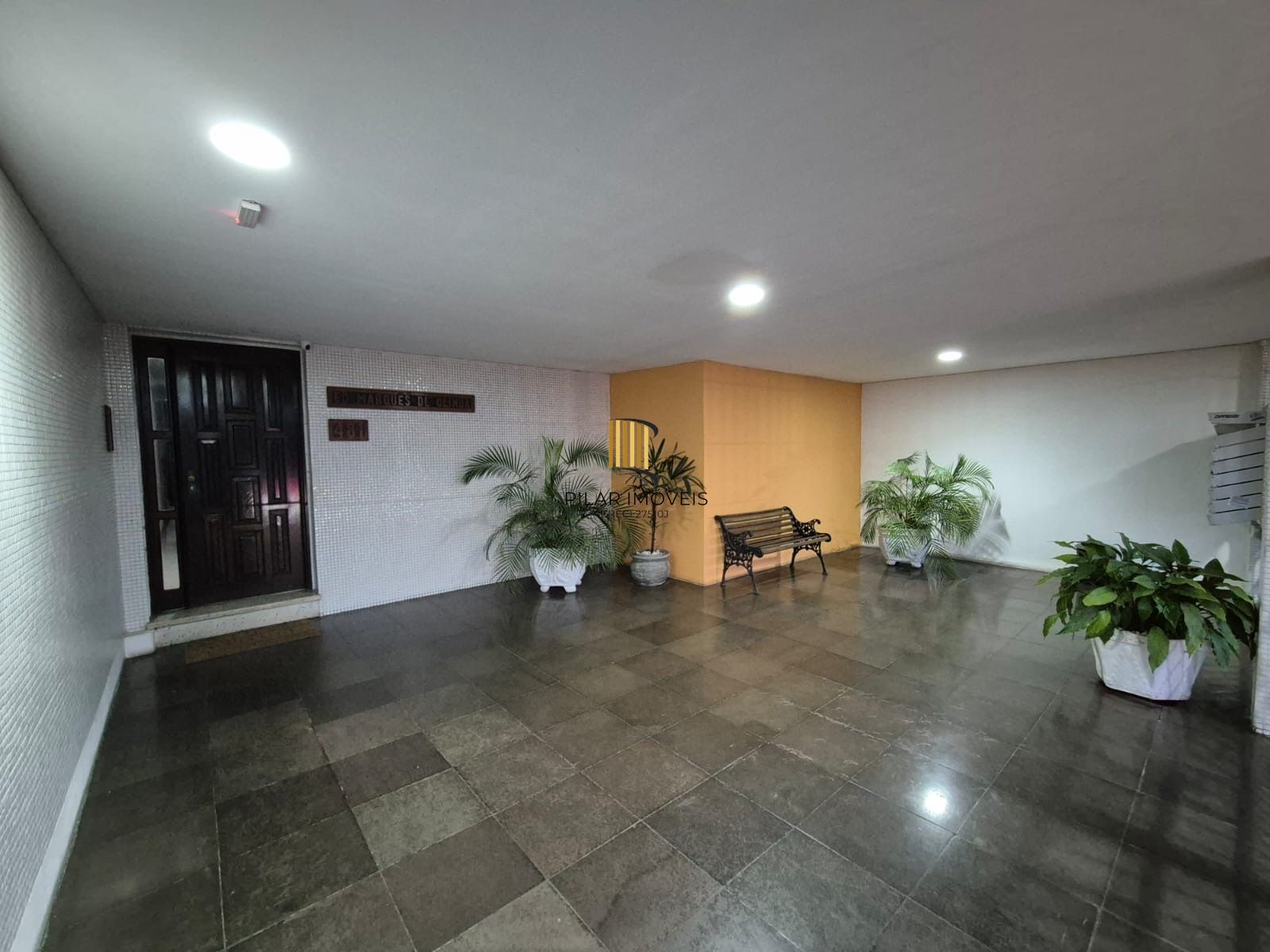 APARTAMENTO COM SUITE NO CONDOMÍNIO EDIFÍCIO MARQUES DE OLINDA