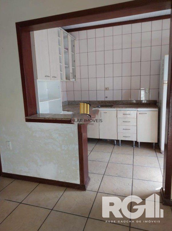 Linda Residência com cinco dormitórios no centro da cidade de Viamão/RS