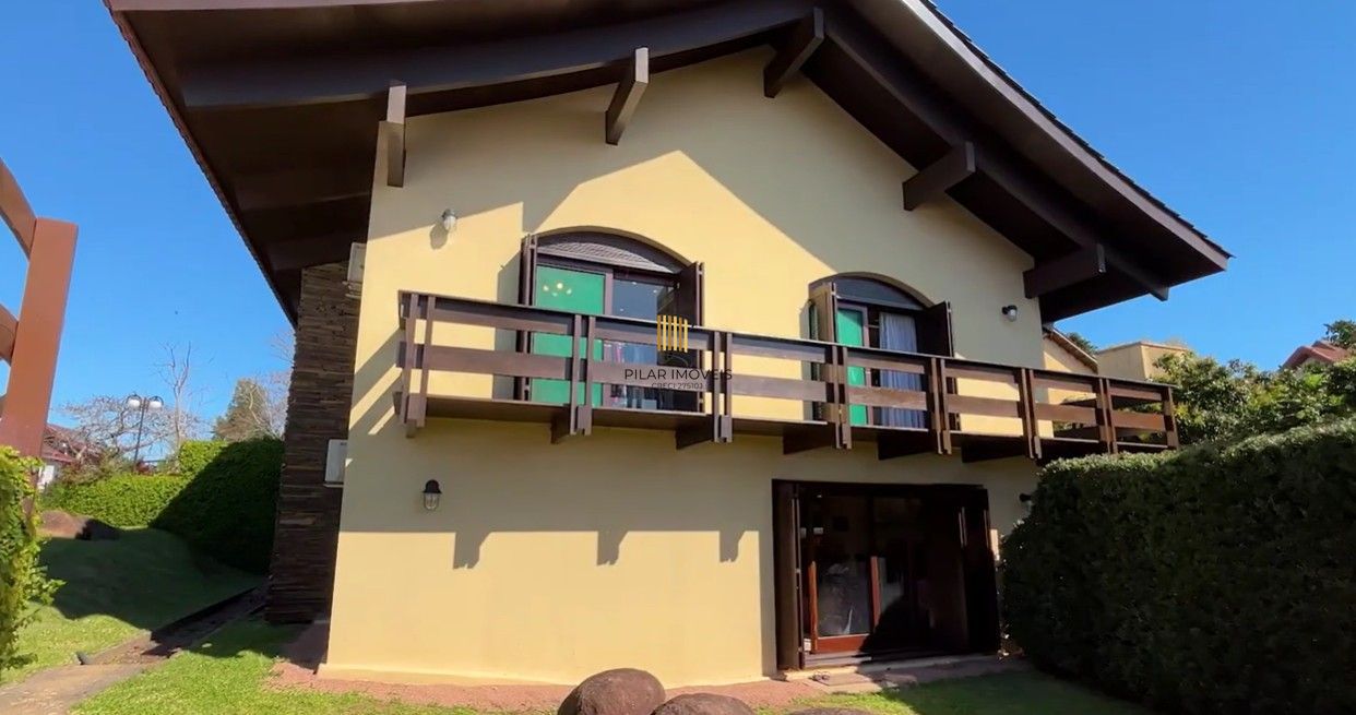 Residência de alto padrão no CONDOMÍNIO HORIZONTAL JARDIM DO SOL na zona sul de Porto Alegre