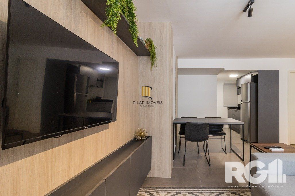 Apartamento no  Duque Center, localizado na Rua Duque de Caxias, Centro Histórico de Porto Alegre, uma das ruas mais charmosas e antigas de Porto Alegre,