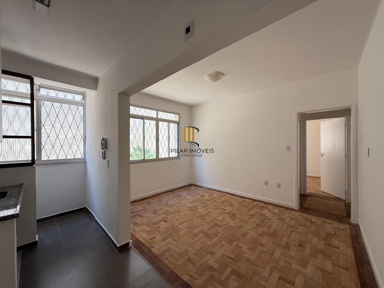 Apartamento com ótima localização no bairro Menino Deus
