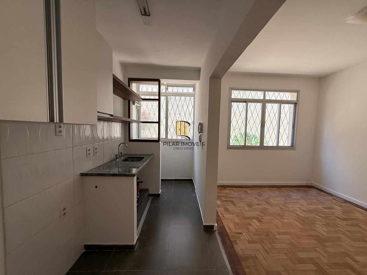 Apartamento com ótima localização no bairro Menino Deus