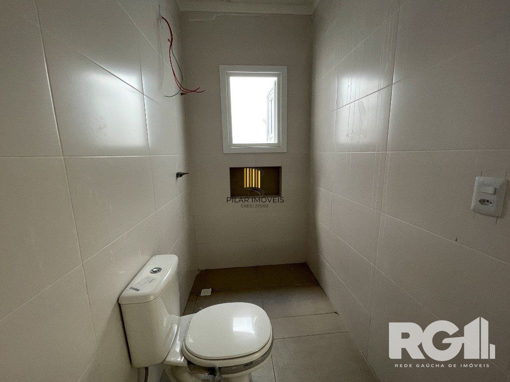 A chave dos sonhos que você busca esta aqui, nesta casa em bairro planejado na cidade de Canoas.