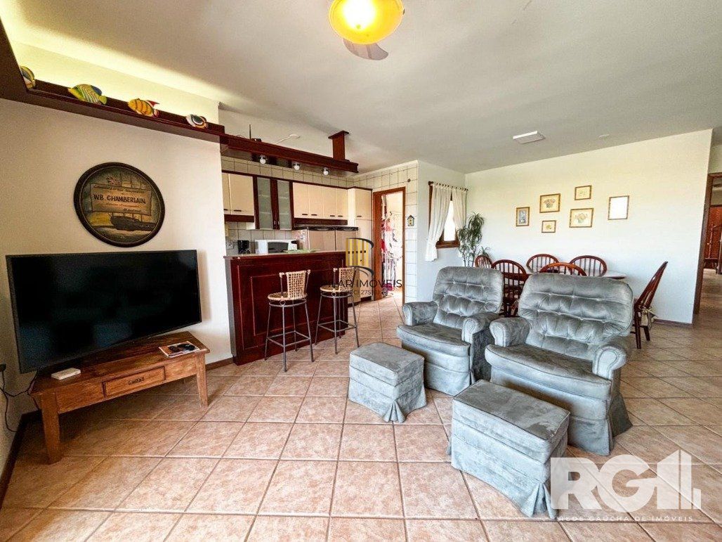 Excelente Apartamento de três Dormitórios em Xangrilá/RS   uma quadra mar