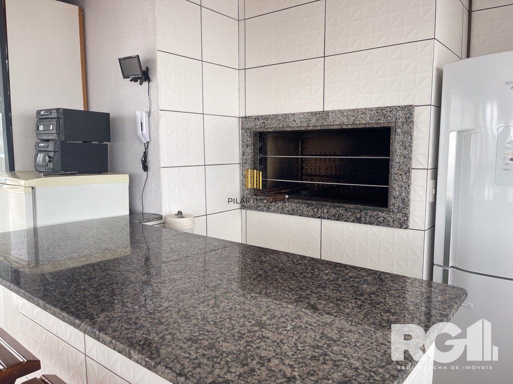 303m2 Apartamento com 5 dormitórios no centro da capital.