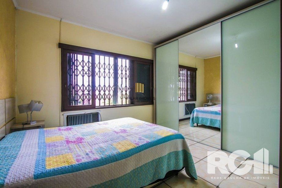 Linda Casa com cinco dormitórios na Vila Nova