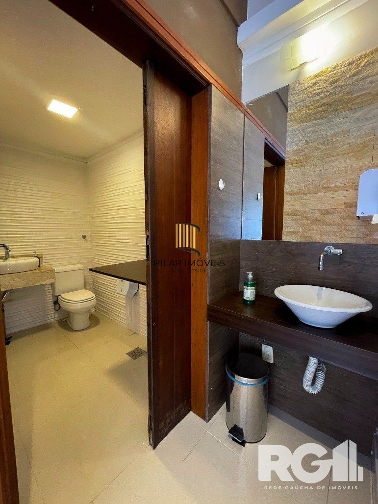 Casa 4D em condomínio na zona sul!