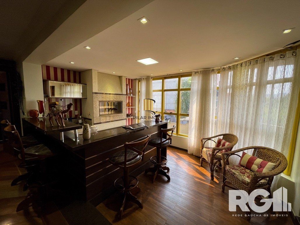 Apartamento com fino acabamento. edifício com elevador panorâmico com 1 apartamento por andar , com fácil acesso a BR116.
