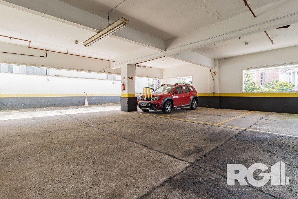 Sala Comercial na Av. Goethe - Porto Alegre com Garagem