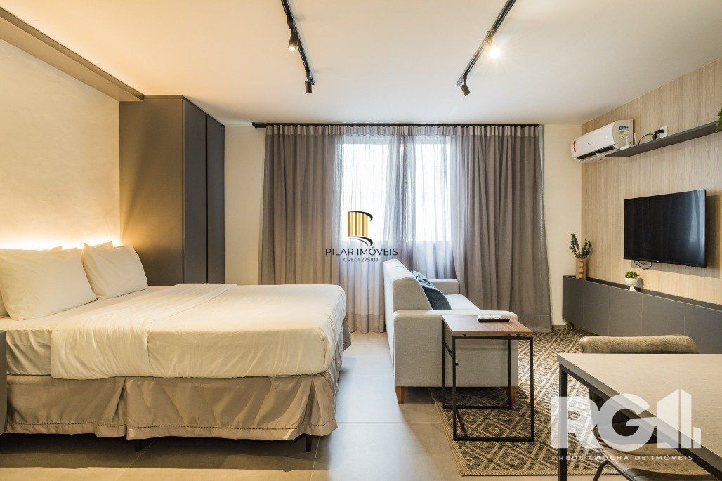 Studio com localização no Centro Histórico de Porto Alegre, uma das ruas mais charmosas e antigas de Porto Alegre.