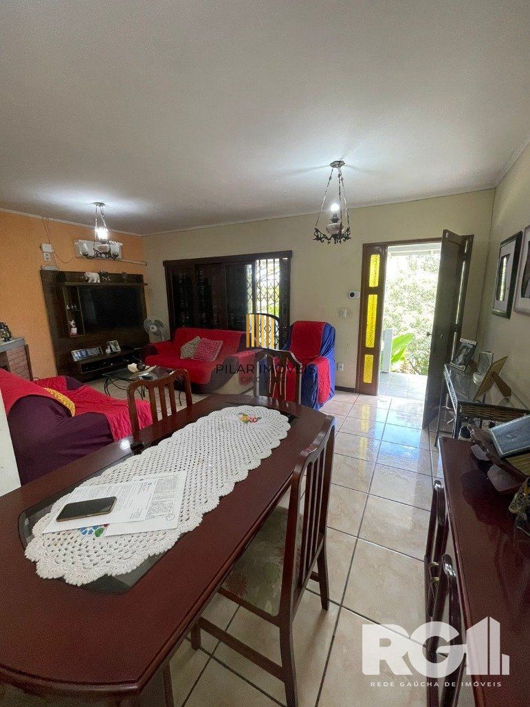 Linda Casa com cinco dormitórios na Vila Nova
