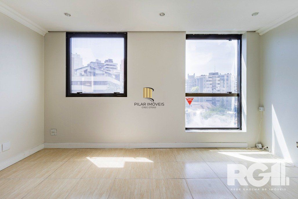 Sala Comercial na Av. Goethe - Porto Alegre com Garagem