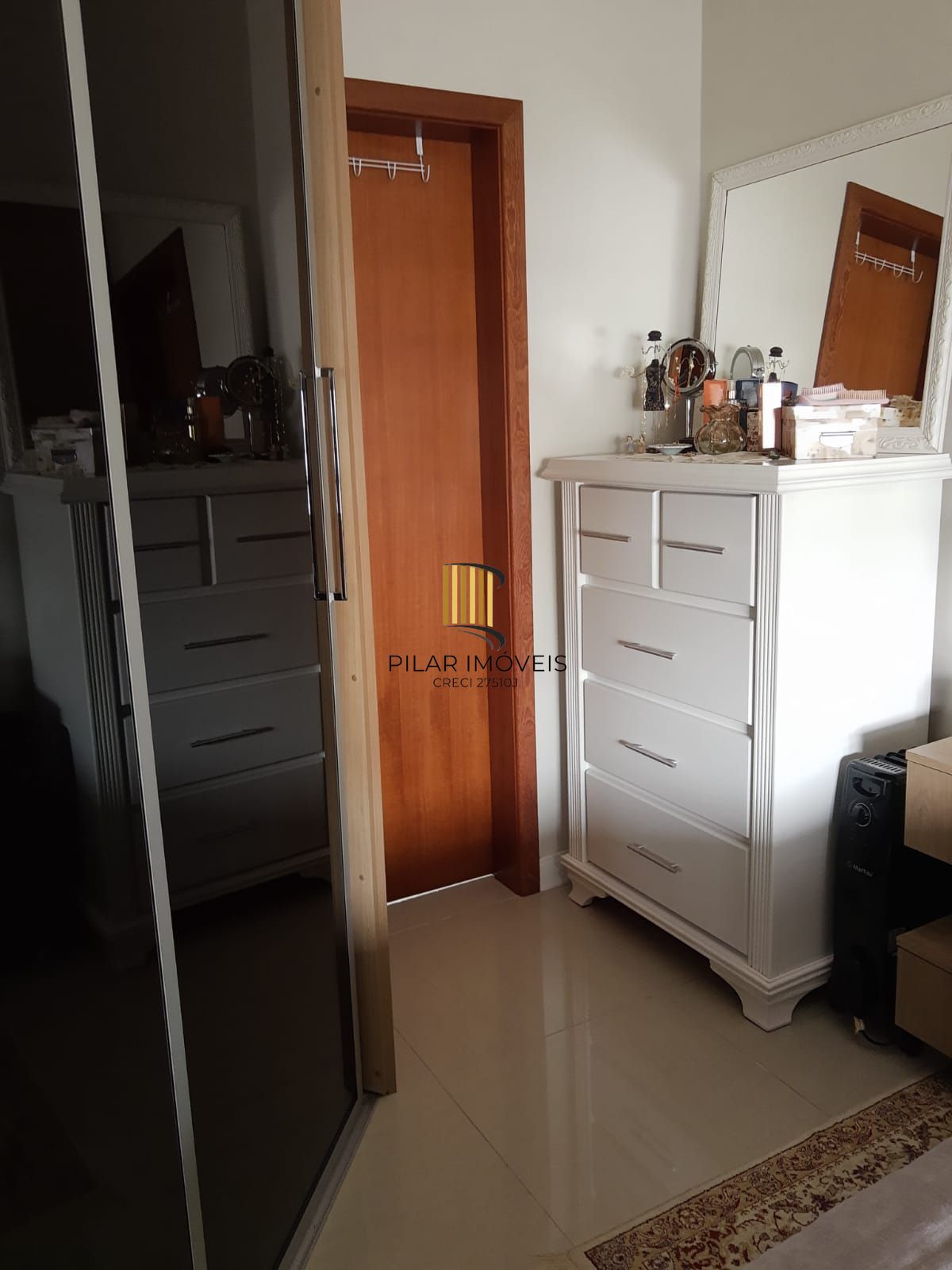 APARTAMENTO COM SUITE NO CONDOMÍNIO EDIFÍCIO MARQUES DE OLINDA