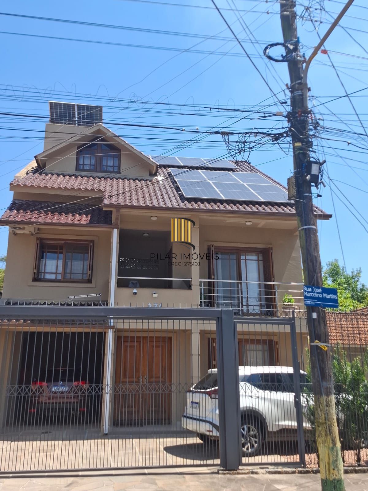 Excelente Sobrado no Jardim Itú Sabará com quatro Dormitórios sendo três Suites.