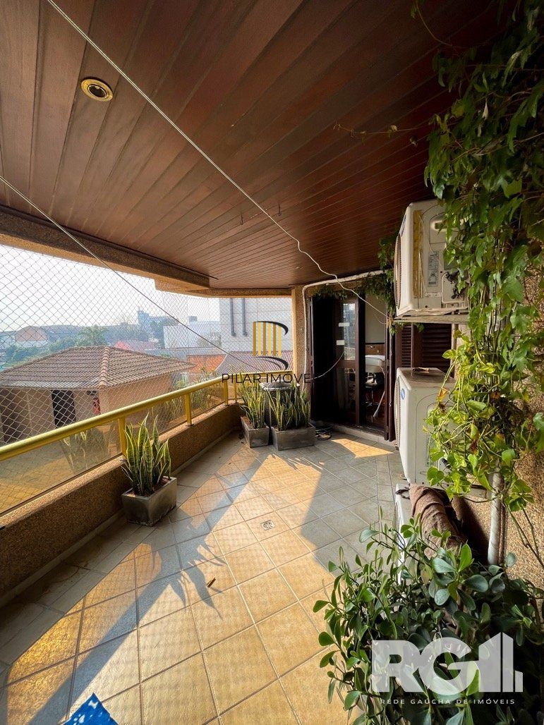 Apartamento com fino acabamento. edifício com elevador panorâmico com 1 apartamento por andar , com fácil acesso a BR116.