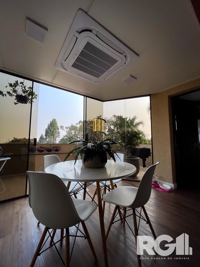 Apartamento com fino acabamento. edifício com elevador panorâmico com 1 apartamento por andar , com fácil acesso a BR116.