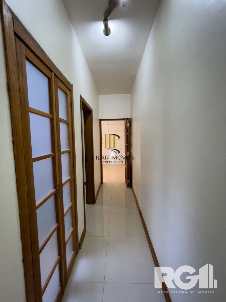 Casa 4 dormitórios na Azenha.