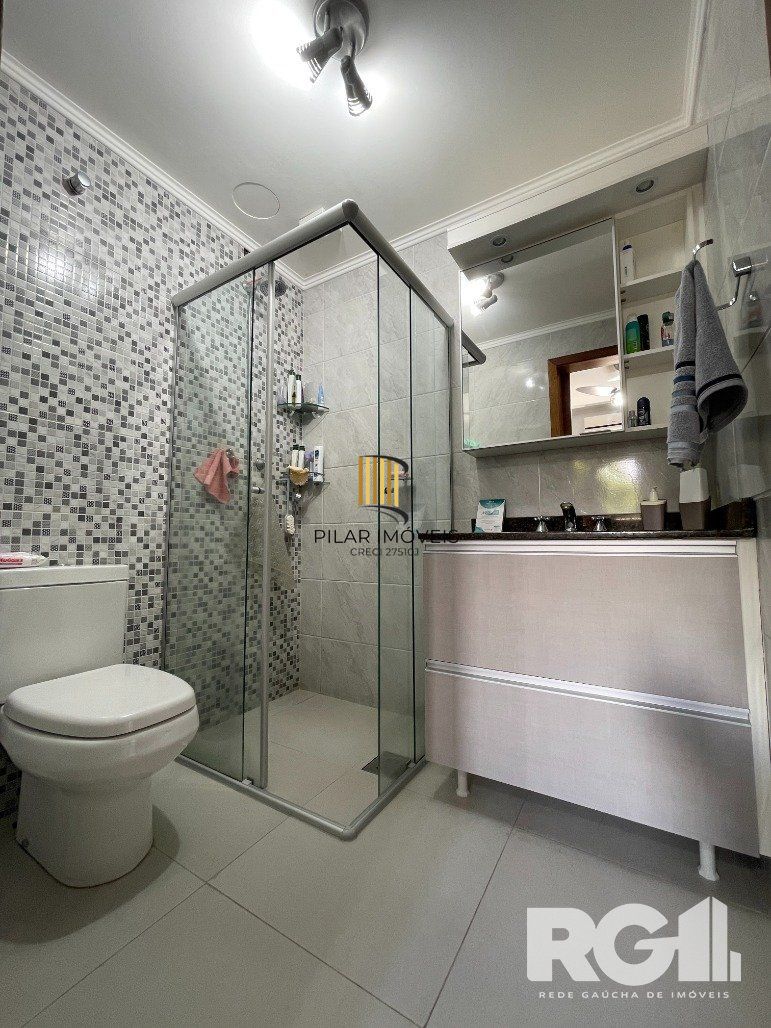 Casa 4D em condomínio na zona sul!