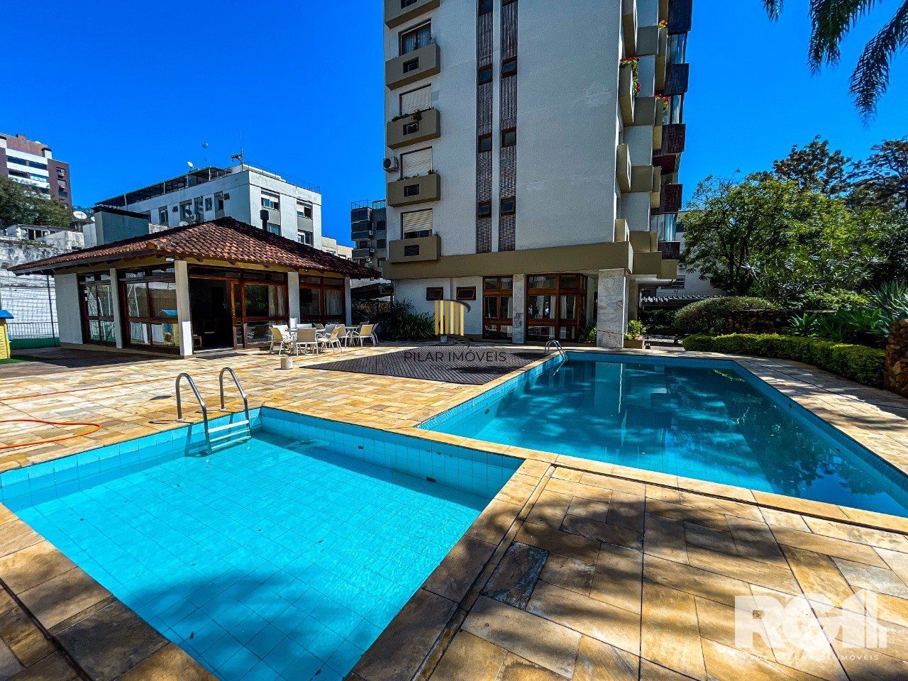 Apartamento 2D com suíte próximo a Praça da Encol.