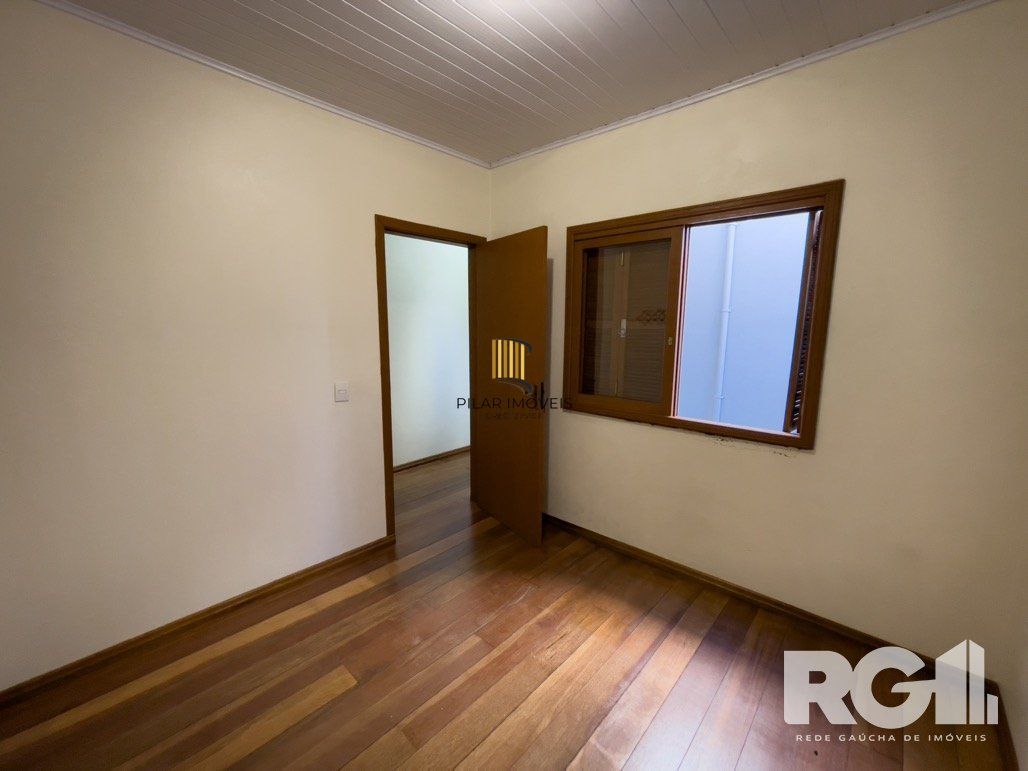 Casa 4 dormitórios na Azenha.