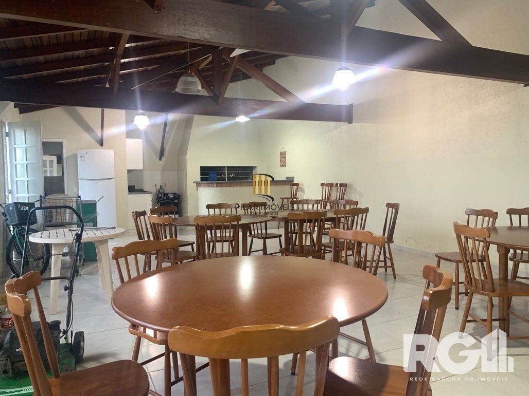 Excelente Apartamento de três Dormitórios em Xangrilá/RS   uma quadra mar