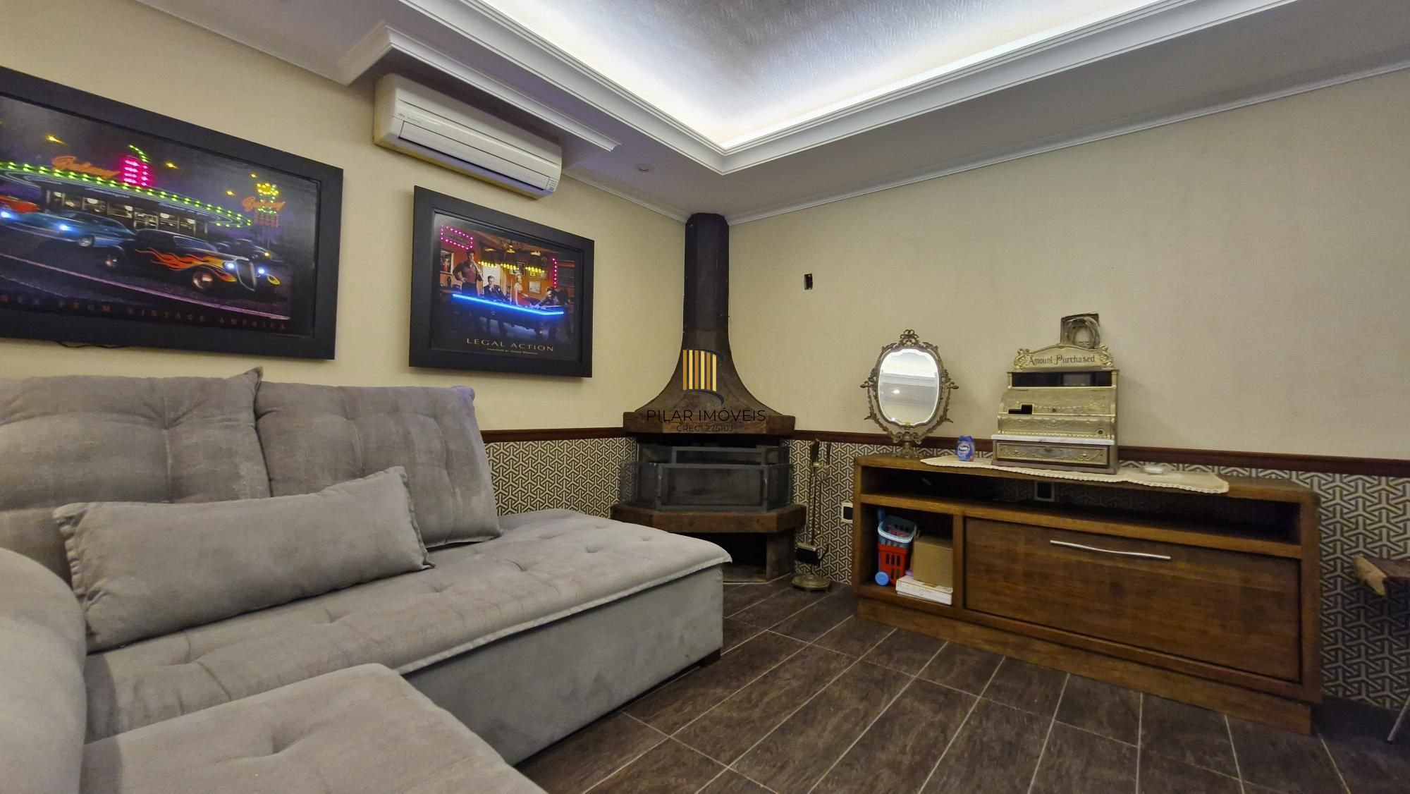 Residência de alto padrão no CONDOMÍNIO HORIZONTAL JARDIM DO SOL na zona sul de Porto Alegre