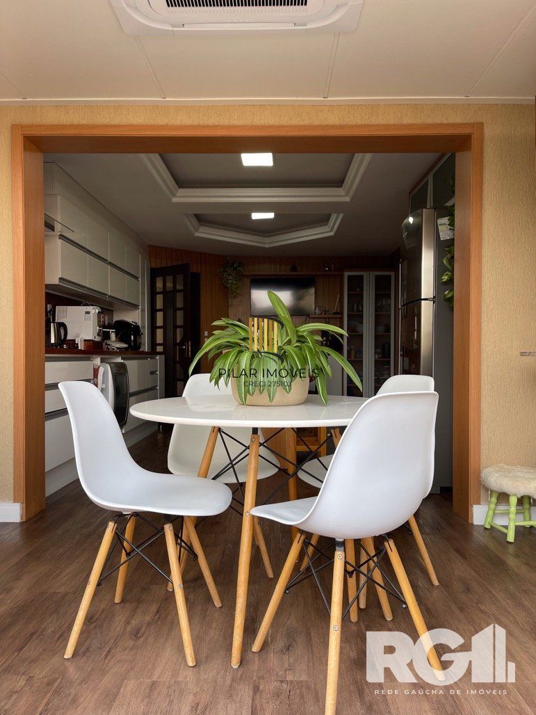 Apartamento com fino acabamento. edifício com elevador panorâmico com 1 apartamento por andar , com fácil acesso a BR116.