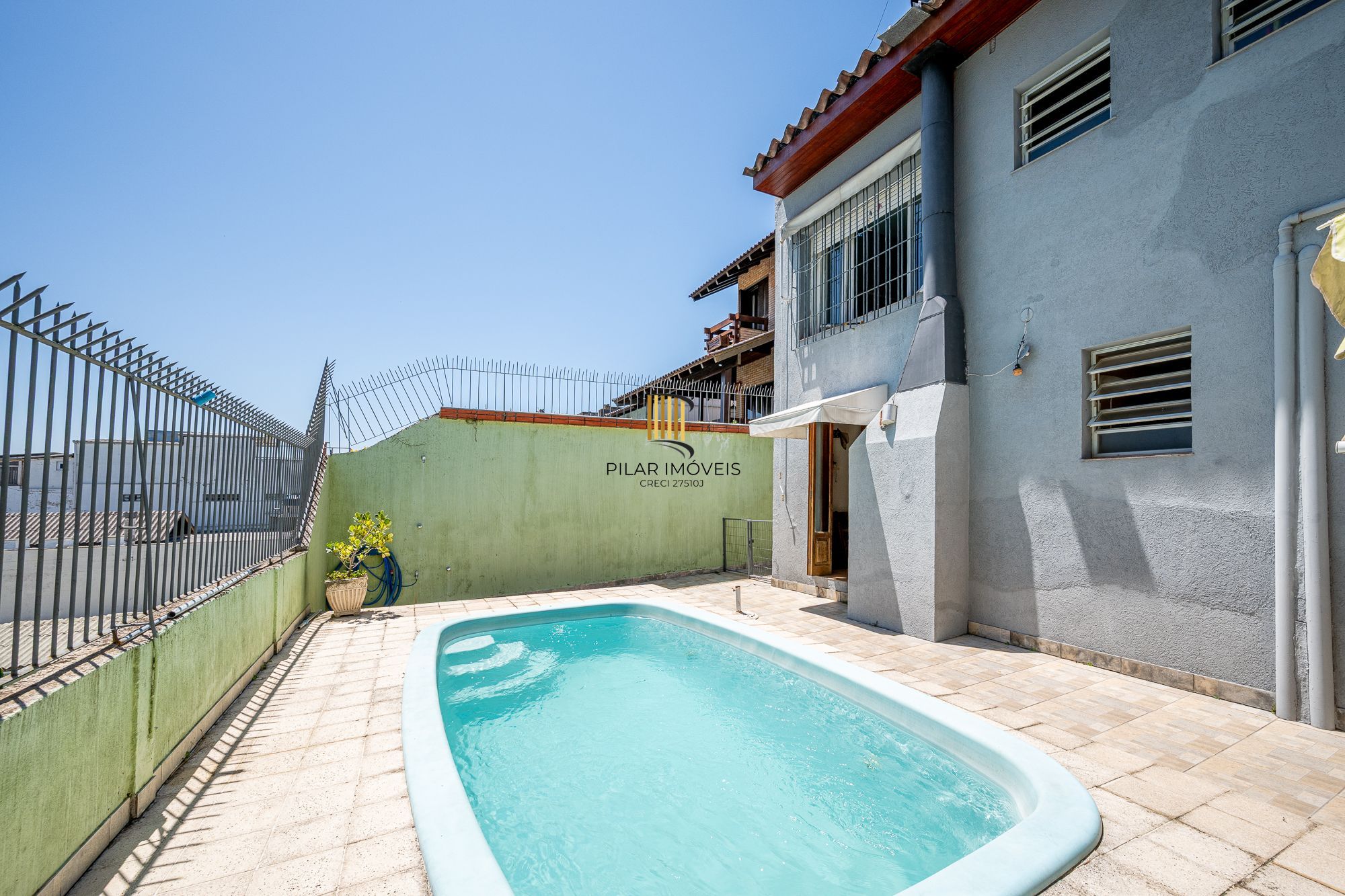 Casa 3 dormitórios no bairro Medianeira