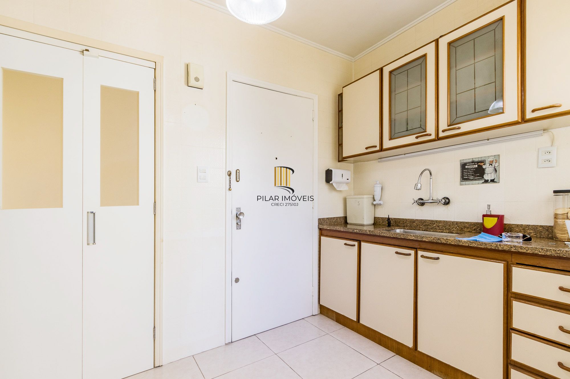 Oportunidade única: Apartamento com dois dormitórios e vaga de garagem à venda no coração do Bairro Higienópolis!