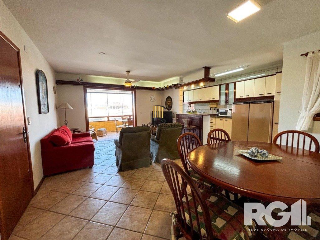 Excelente Apartamento de três Dormitórios em Xangrilá/RS   uma quadra mar