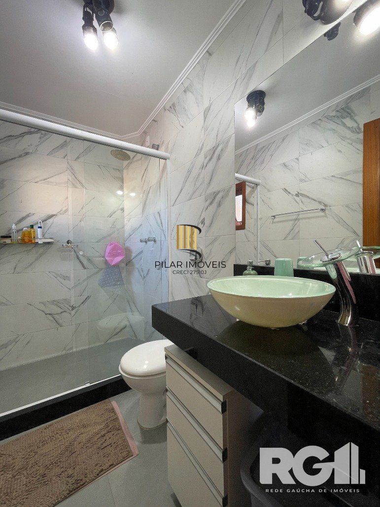 Casa 4D em condomínio na zona sul!