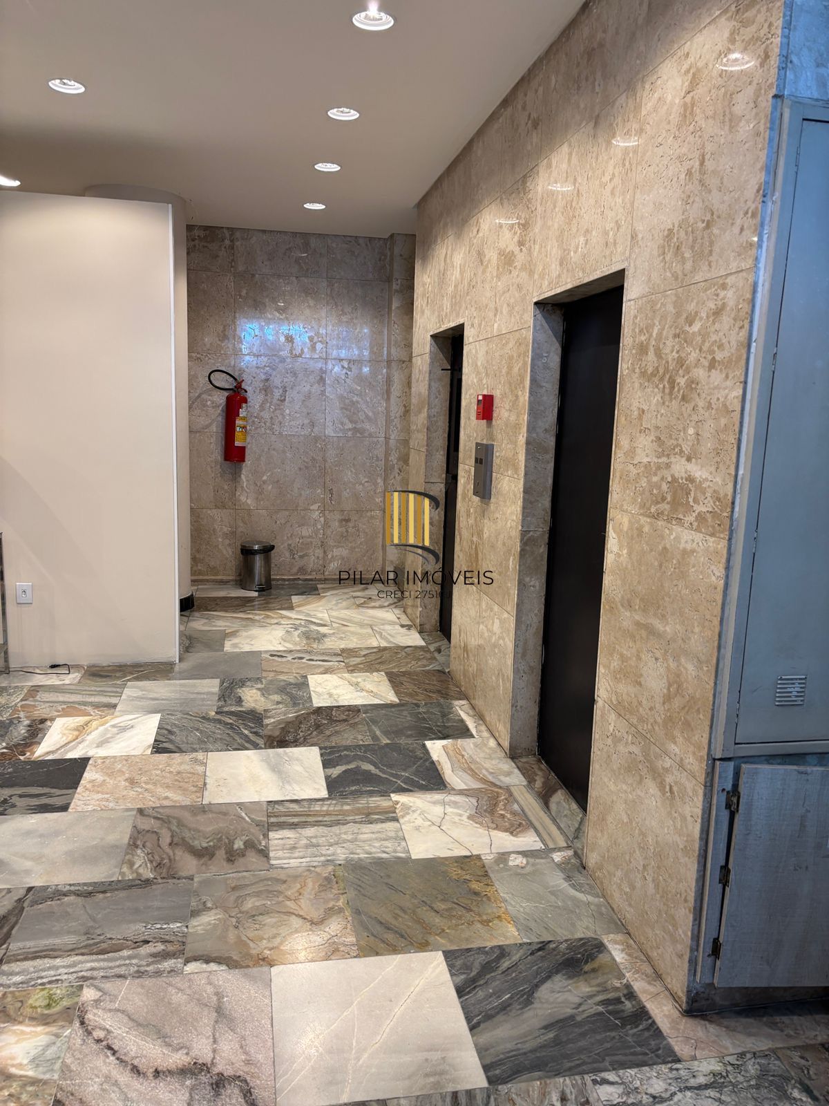 Apartamento de andar alto na Princesa Isabel