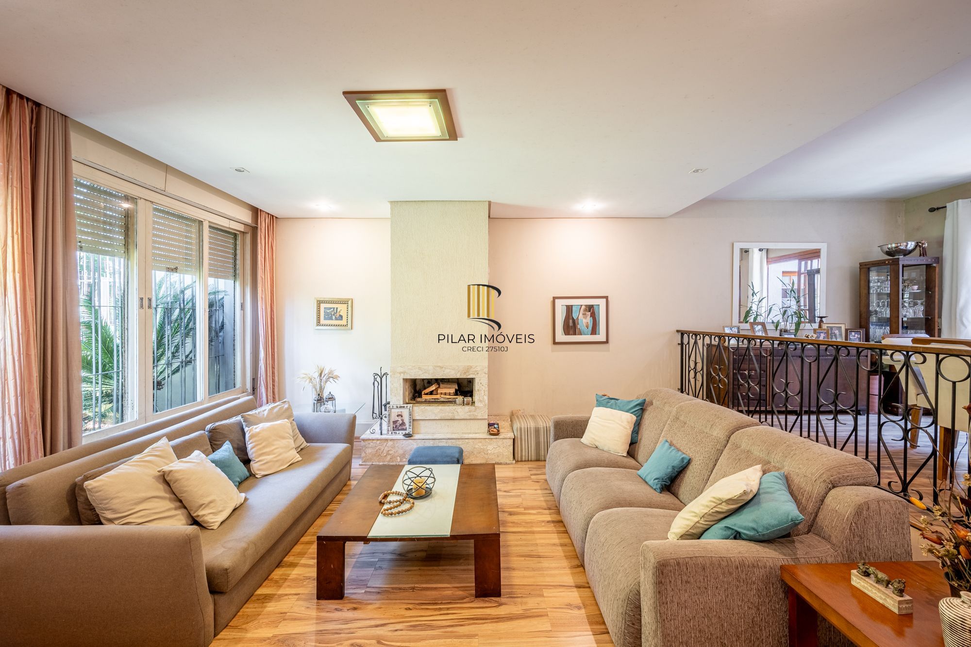 Casa 3 dormitórios no bairro Medianeira