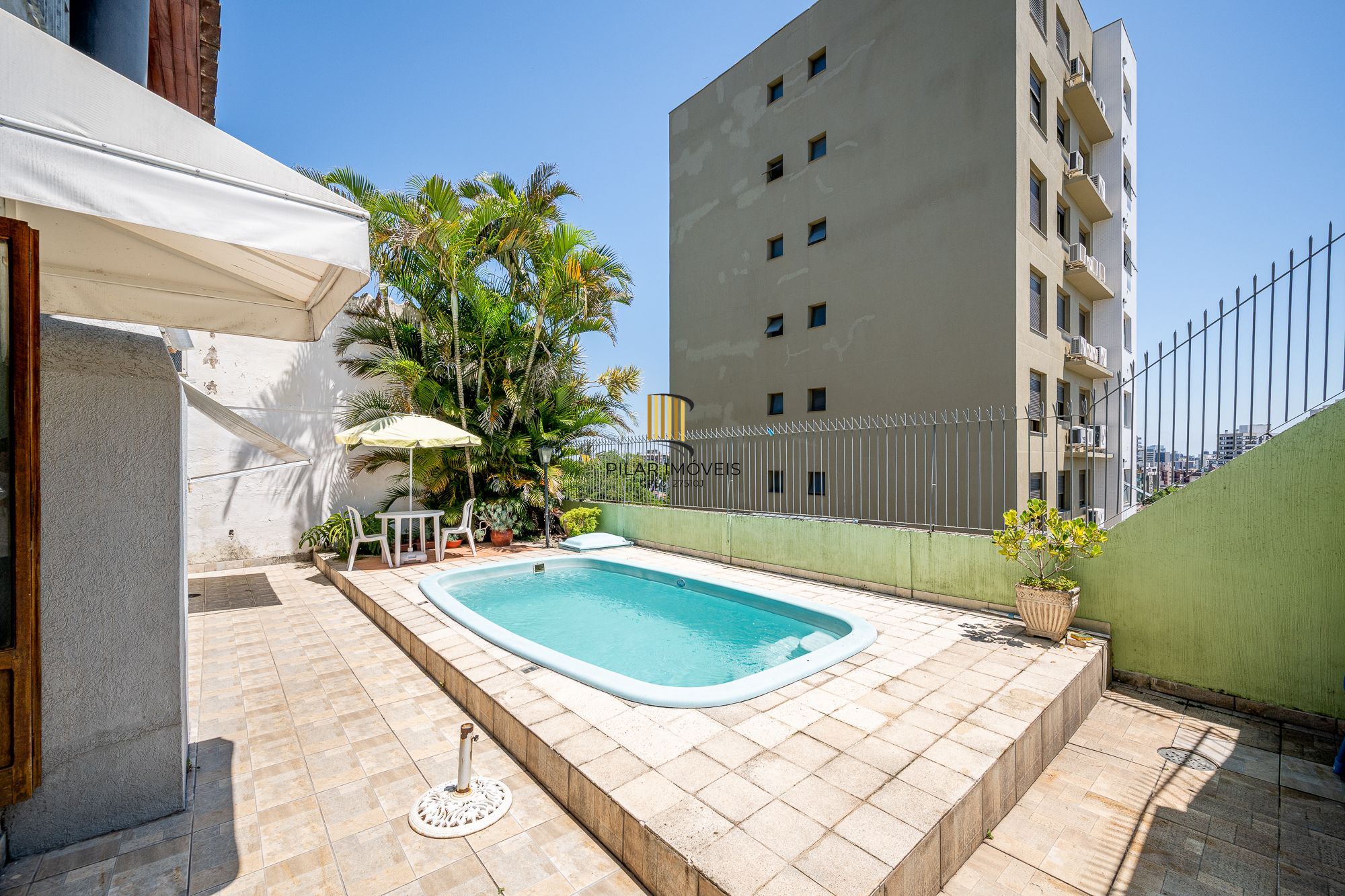 Casa 3 dormitórios no bairro Medianeira