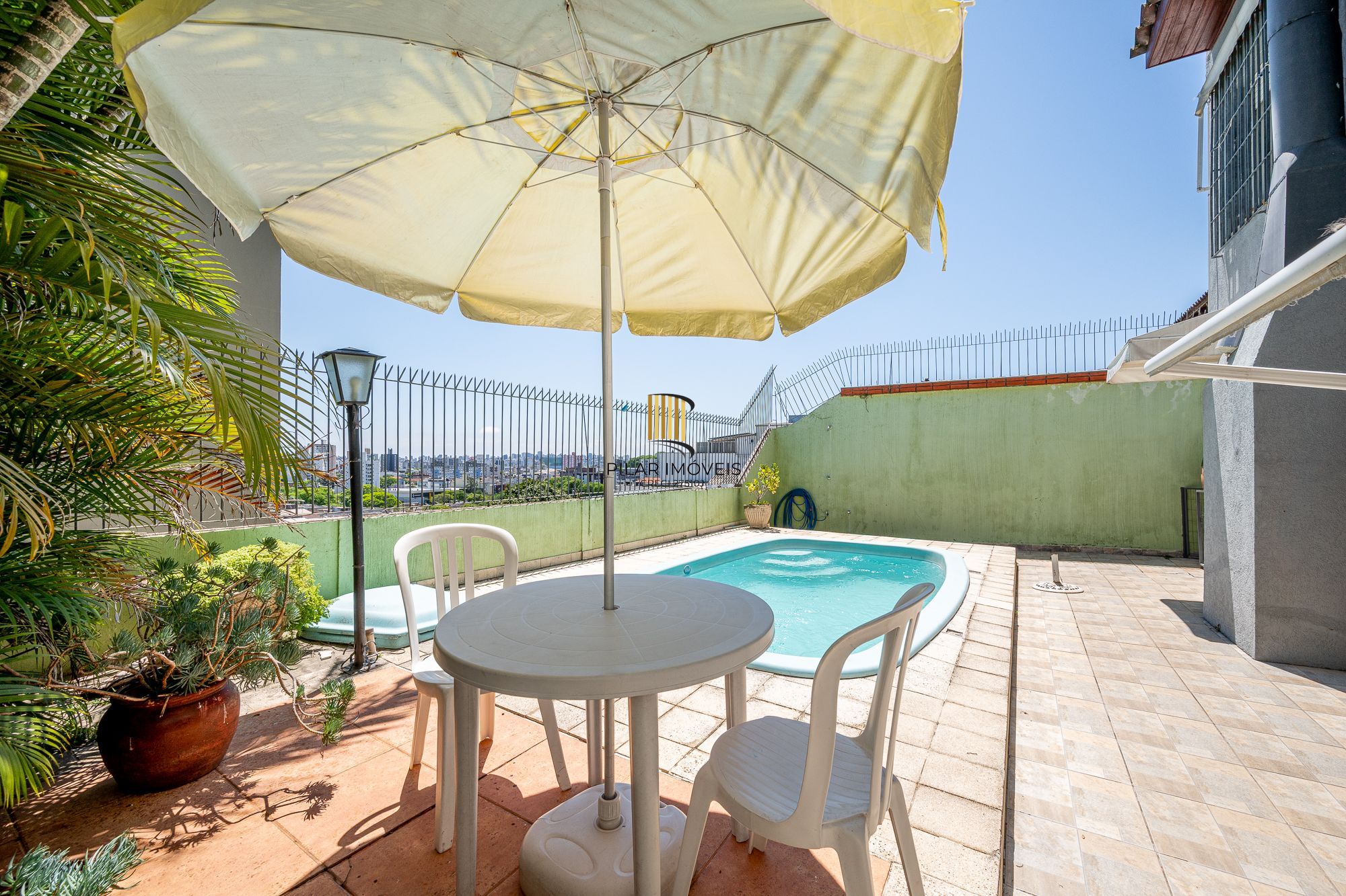 Casa 3 dormitórios no bairro Medianeira