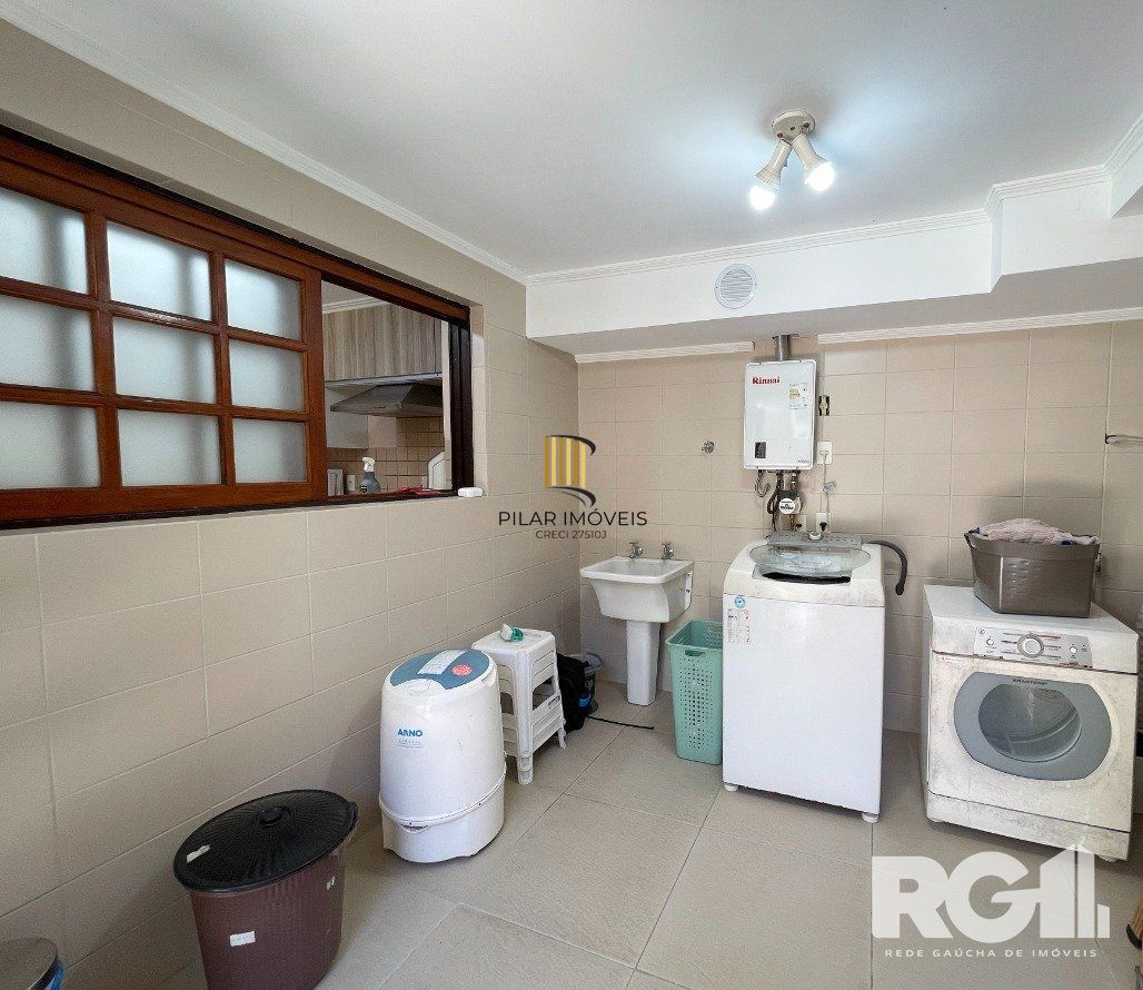 Casa 4D em condomínio na zona sul!