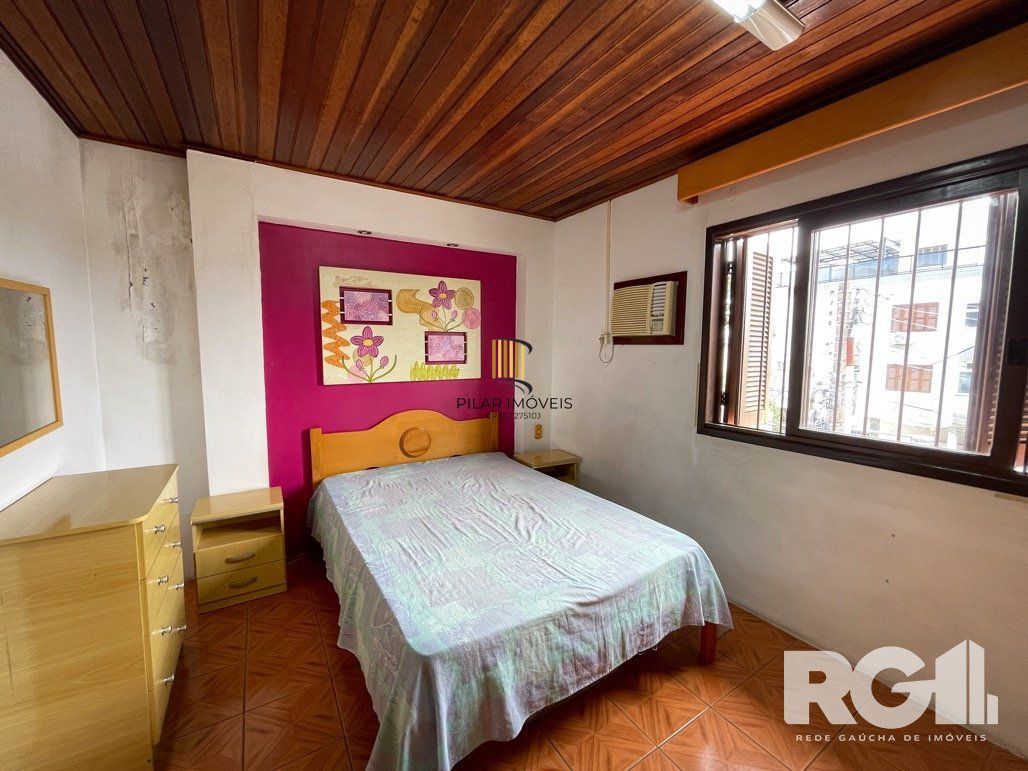 Casa 4 dormitórios no bairro Santo Antônio